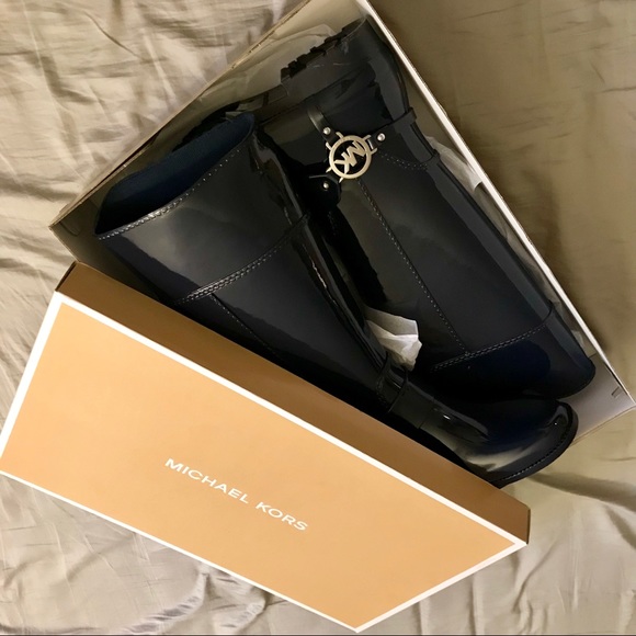 NEW! Michael Kors rubber rain boot. Deep Navy Blue - Picture 7 of 8